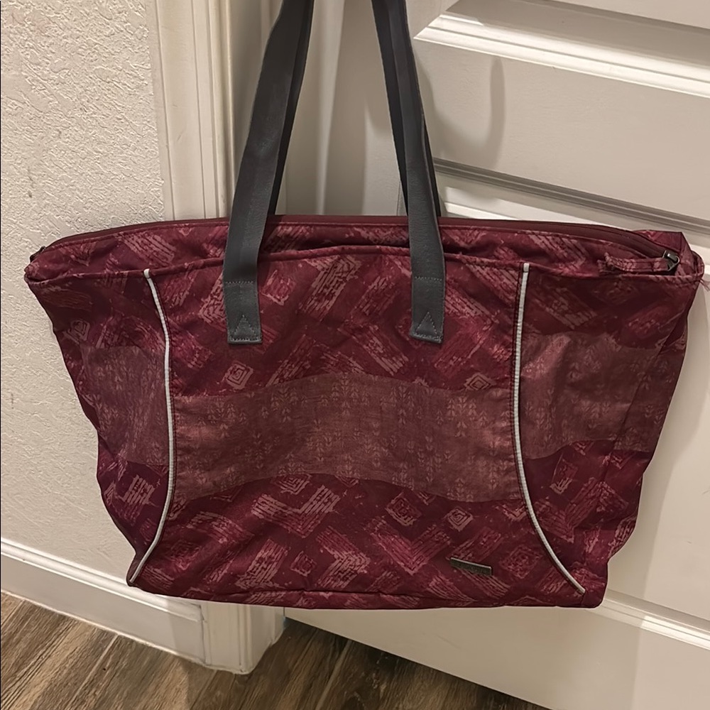 Columbia Purple and Grey Travel Bag with Spacious Design